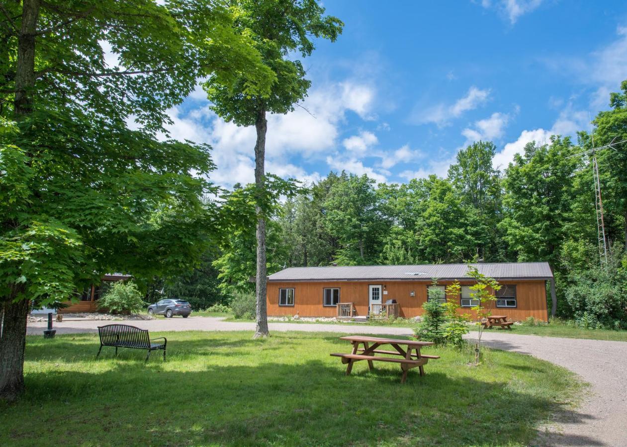Madawaska Lodge-Cottage Eksteriør bilde